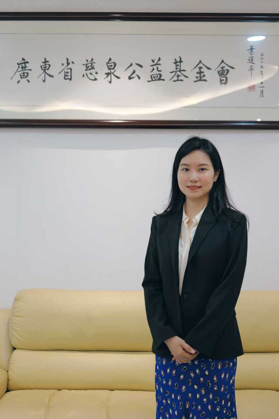 益传播系列, 李凯伦, 屏海外社交