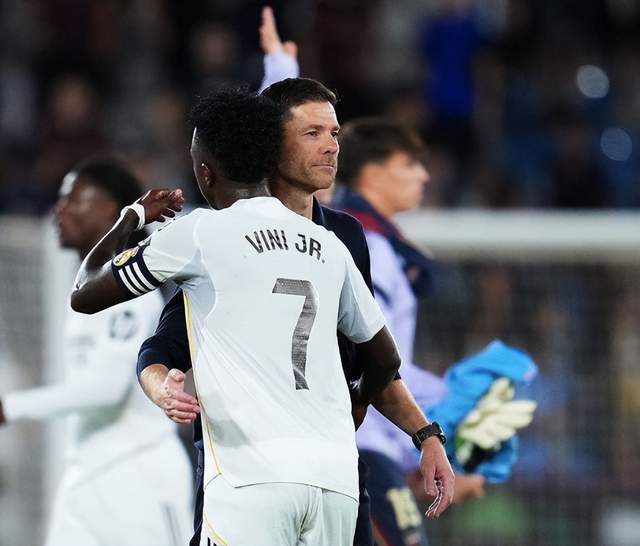 承担责任, 陷入续约僵, 维尼修斯的